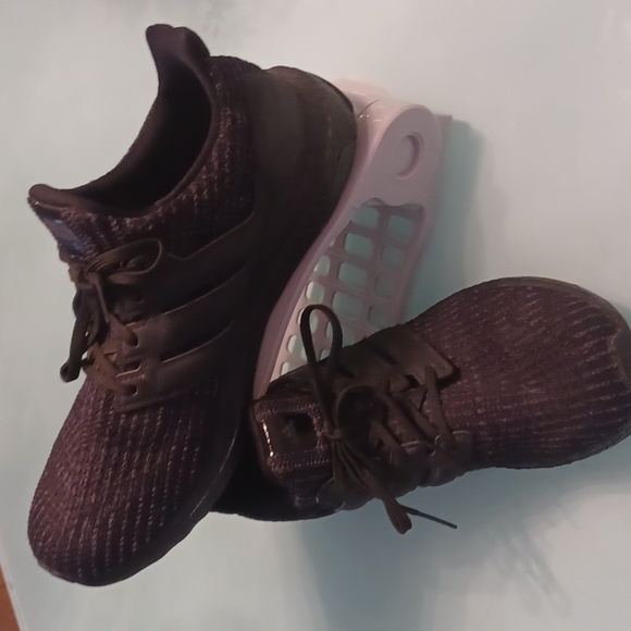 Womens ADIDAS  ULTRA BOOST BLACK Sneaker GUC Size 9.5 RUNNING - Picture 1 of 9